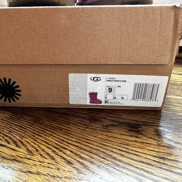 UGG boots - Picture 4 of 4